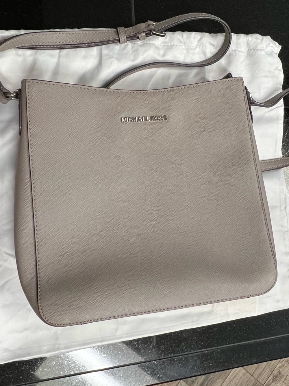 Michael Kors Pearl Grey Jet Messenger Large Leather Bag